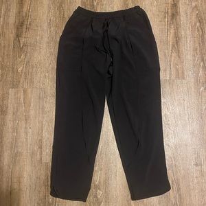 Lululemon cropped lounge pants - size 4